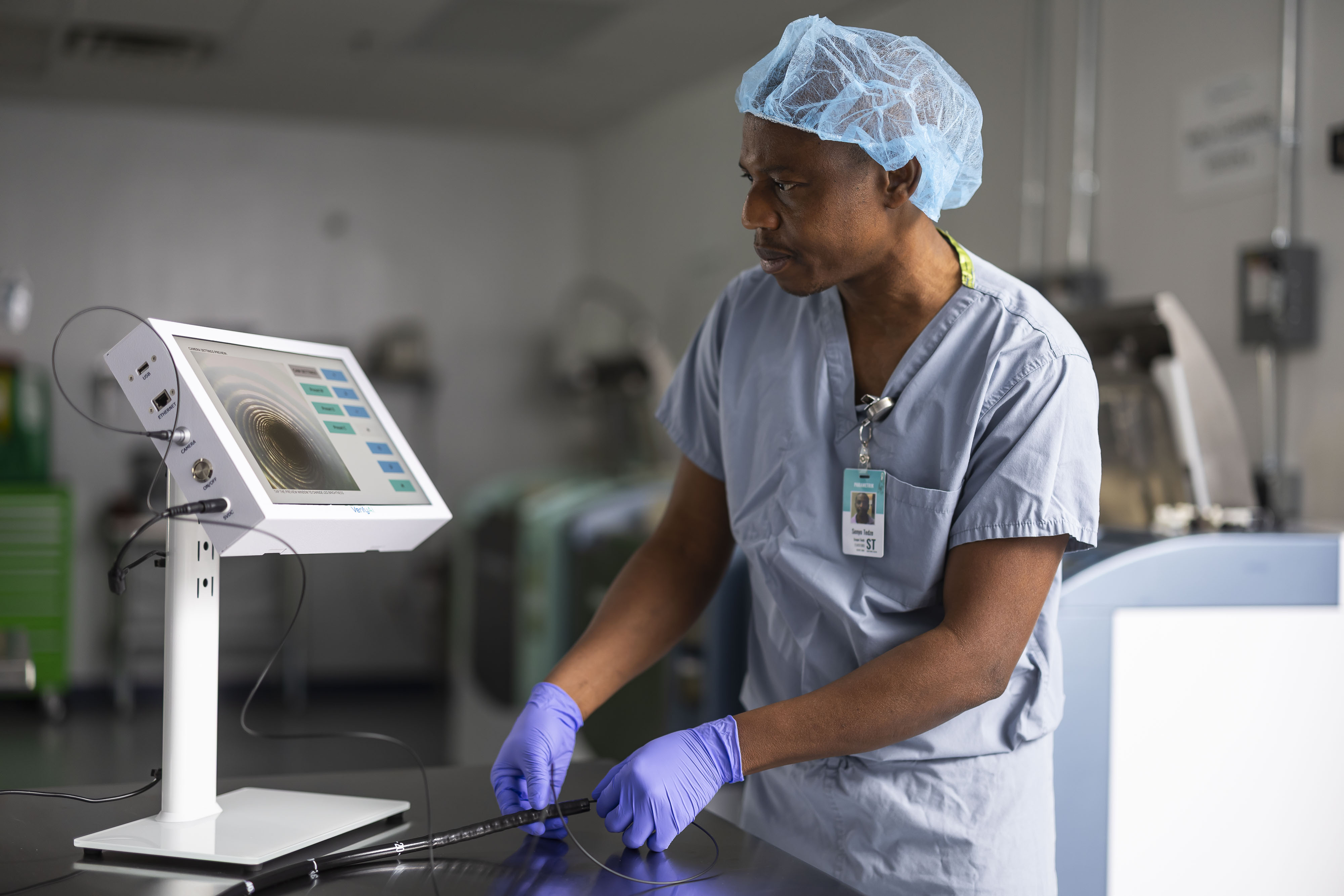 SPD technician using VerifyAi M1