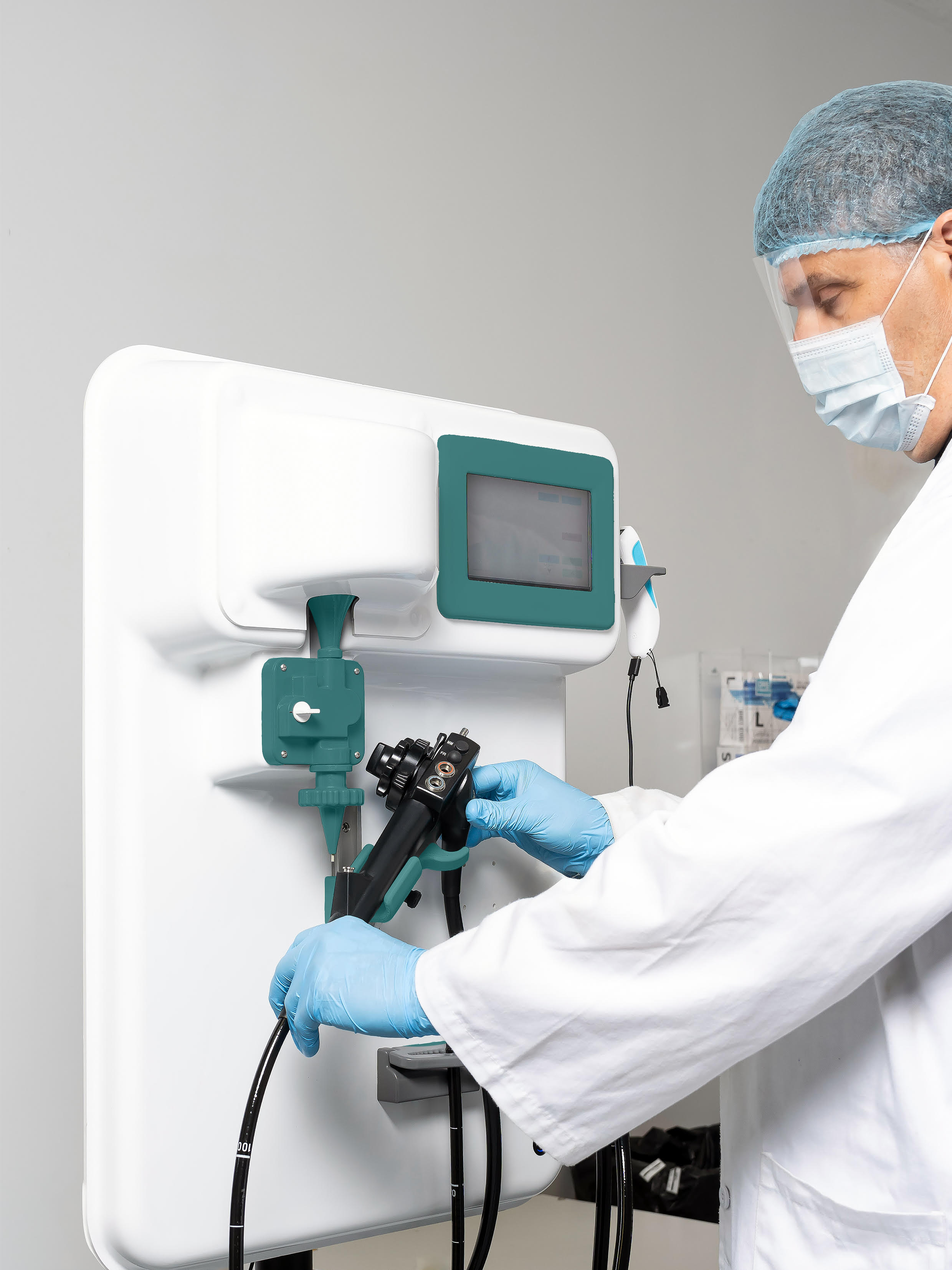 Technician using VerifyAi